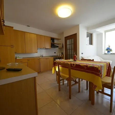 Castel S Apartmán *