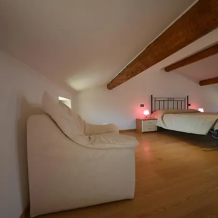 Castel S Soiano Del Lago